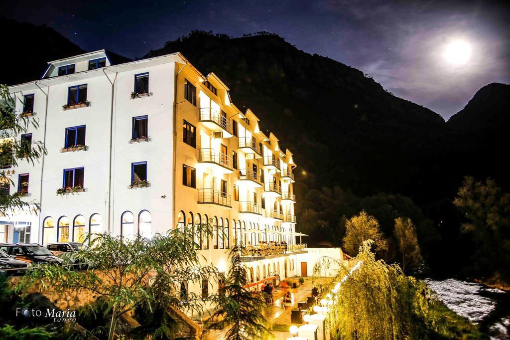 Hotel Golden Spirit Băile Herculane Exterior foto