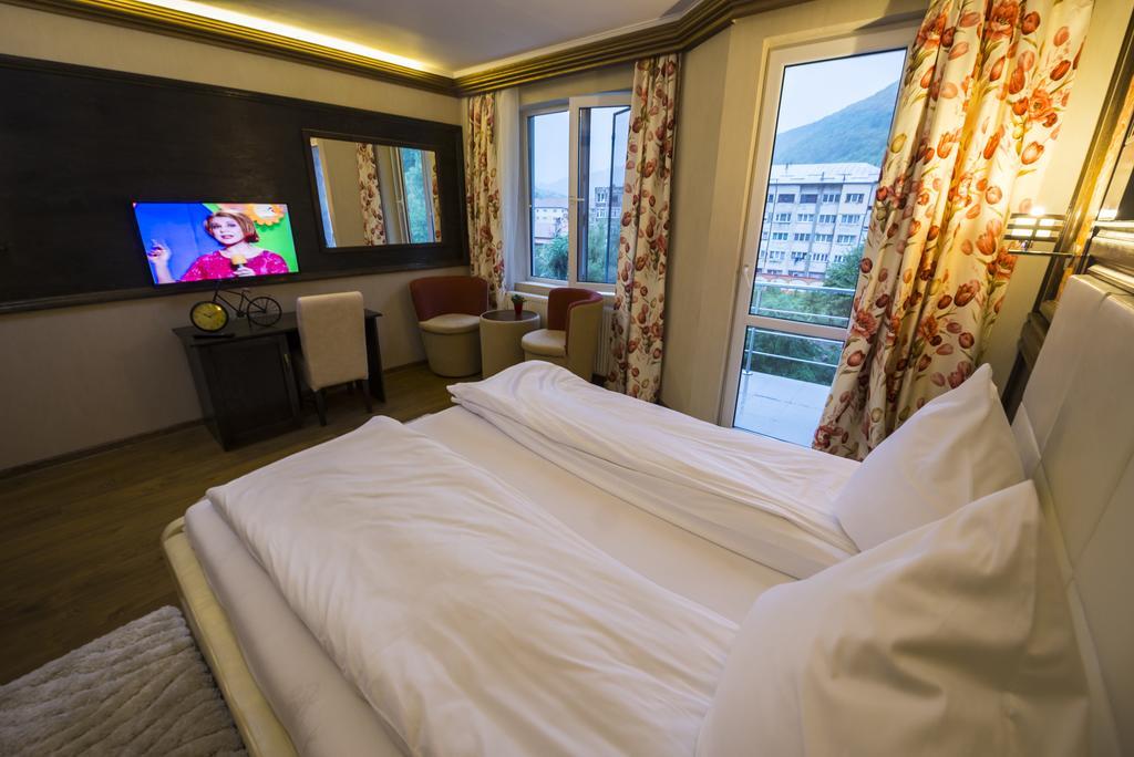 Hotel Golden Spirit Băile Herculane Habitación foto